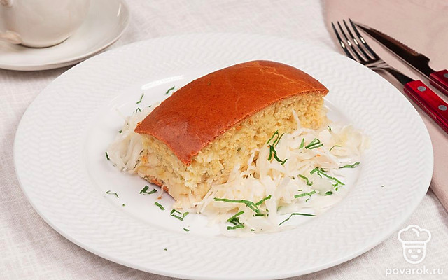 Заливной пирог с квашеной капустой — Рецепт с фото