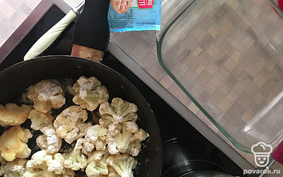 Обжарьте до появления румяной корочки.