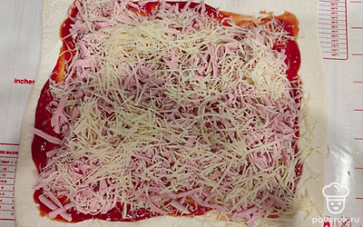 Выложите еще один слой сыра.