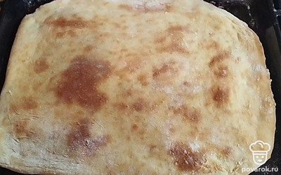 Выпекайте в духовке 10-20 минут при 180 градусах. Получится 3 пиццы.