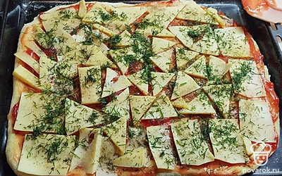 Посыпьте нарезанным укропом. Поставьте в духовку на 7-10 минут.