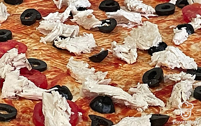 Разложите начинку.