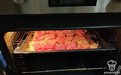 Оставляем в духовке на 25 минут.