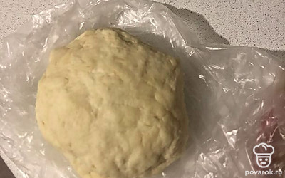 Смешиваем комок и оставляем отдохнуть на полчаса. 