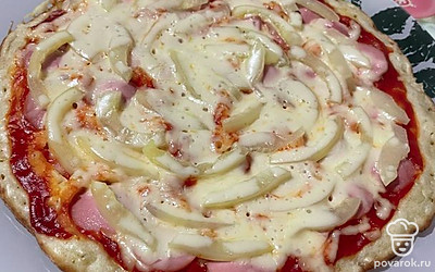 Кушать лучше всего сразу, тогда корочка хрустящая.