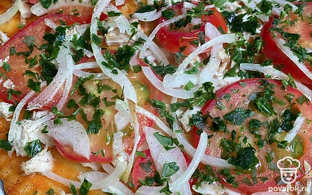 Сочная пицца «Домашняя» с курицей и овощами — Рецепт с фото