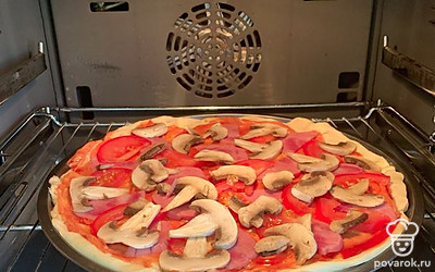 Убрать в разогретую до 180 градусов духовку на 30 минут.