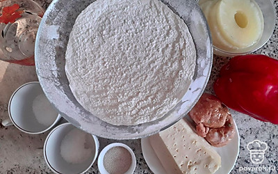 Подготовьте все необходимые ингредиенты. 