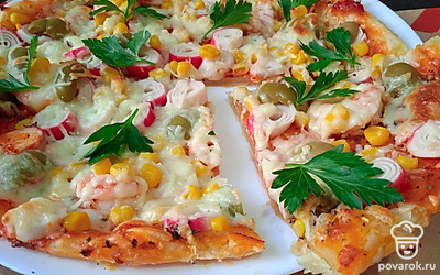 Украсьте петрушкой и подайте, рарезав на порции.