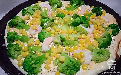 Добавьте консервированную кукурузу.