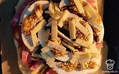 Поставьте в духовку на 30 минут при температуре 200 градусов. 