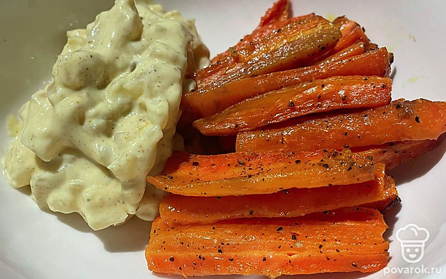 Запеченная морковь с соусом из ананасов — Рецепт с фото