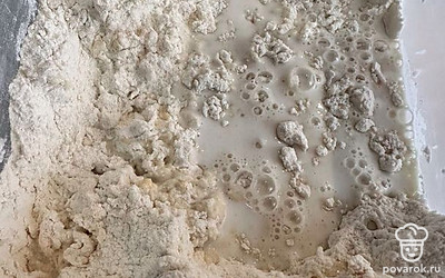 Вливаем молоко.