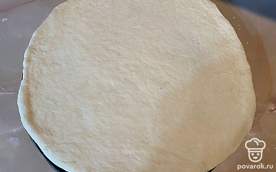 Возьмите основу для пиццы.