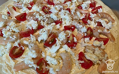 Распределите моцареллу.