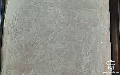 Смазать майонезом. 