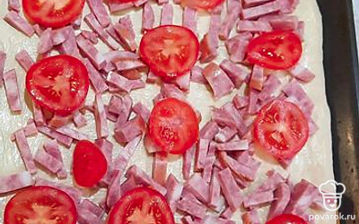 Положить помидор.