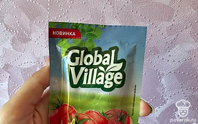 Томатную пасту «Global village» смешать с майонезом.