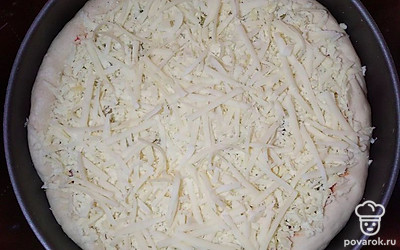 Добавить сыр. Отправить в духовку на 7-10 минут при температуре 220 градусов.