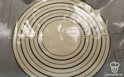 Переклалываем на противень. 