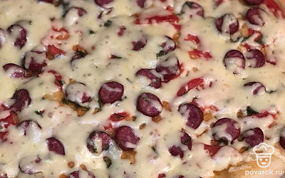 Получаем вкусную и сочную пиццу. 