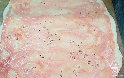 Посыпьте прованскими травами. Количество на глаз. 