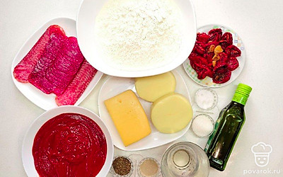 Приготовьте все продукты для теста и начинки. Муку просейте. Распакуйте упакованные ингредиенты.