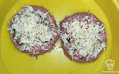 Разогрейте духовку до 180°C и поставьте запекаться на 20 минут.