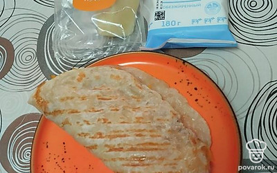 Подавайте роти горячей с чаем или кофе. Это очень вкусно и полезно. Приятного аппетита!