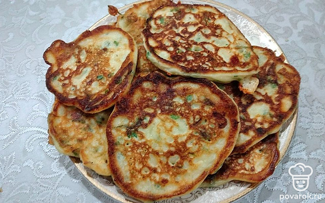 Вкуснейшие сырные лепешки с зеленью — Рецепт с фото