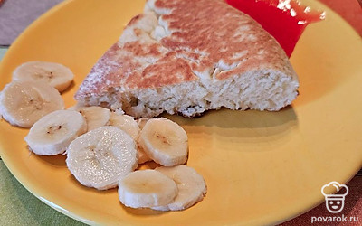 Подавайте лепешку с фруктами или вареньем на завтрак или со сливочным сыром на обед к супу.