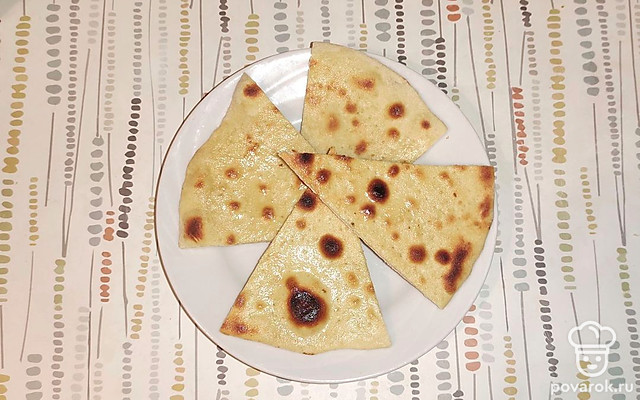 Лепешки из пшеничной муки на кислом молоке — Рецепт с фото