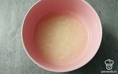 Добавьте холодную воду. 