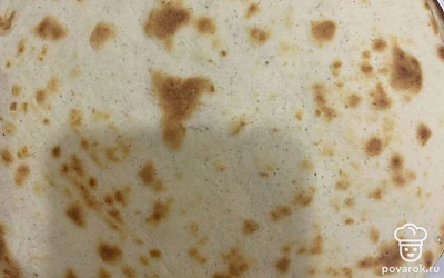 Накрываем второй лепешкой сверху.