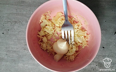 Добавьте майонез. 