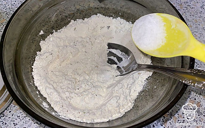 Добавляем соль по вкусу.