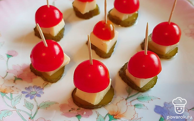 Канапе «Грибочки на лужайке» — Рецепт с фото