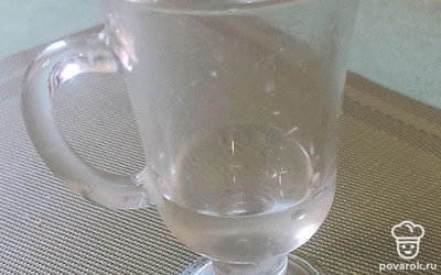 Влейте уксус, вскипятите. 