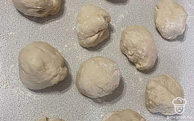 Тесто разделяем на 11 ровных частей.