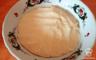 Должно получиться тугое тесто. 