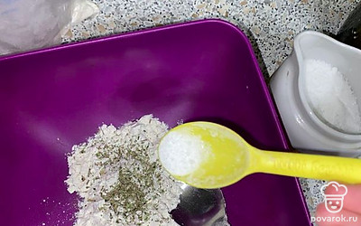 Приправляем солью по вкусу.