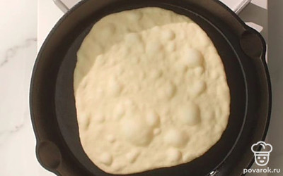 Обжарить на сковородке. 