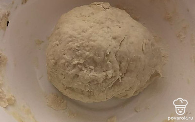 Заместите тесто и оставьте его в тёплом месте на 40 минут.