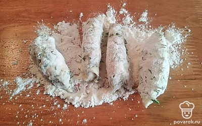 Тесто делим на 4 равные части. 