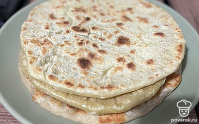 Подавайте к еде вместо хлеба либо с вареньем и мёдом к чаю. Приятного аппетита.