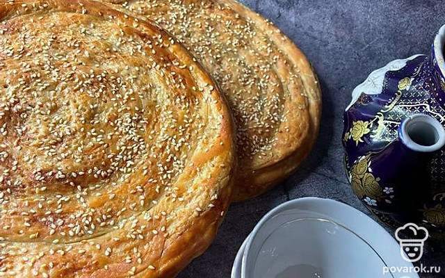 Таджикские национальные слоеные лепешки — Рецепт с фото
