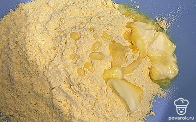 Добавьте его к муке.