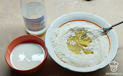 Отмерьте молоко.