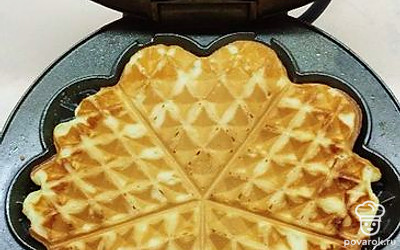 Выпекайте приблизительно 4 минуты.