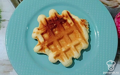 Вафли очень хорошо сочетаются с любимым джемом или сгущенкой.